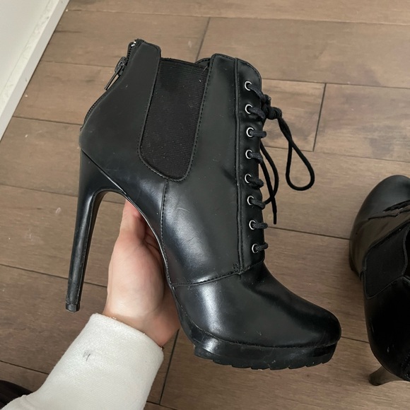 Zara Booties lugged sole - Picture 1 of 5